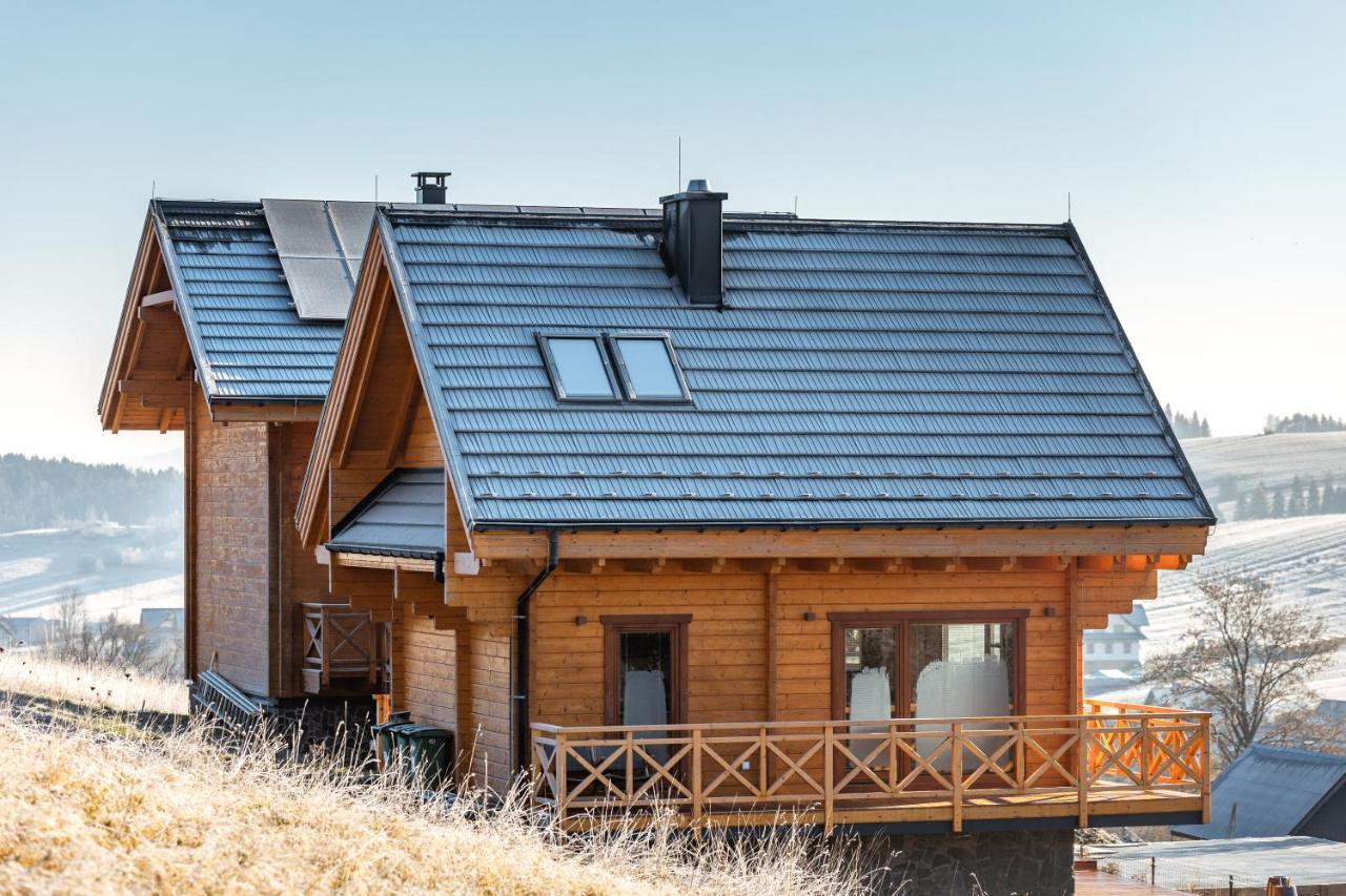 Houten Vakantiewoning "Reisnaarpolen" Royaal Ontbijt, Sauna En Hottub Czarna Gora Ngoại thất bức ảnh