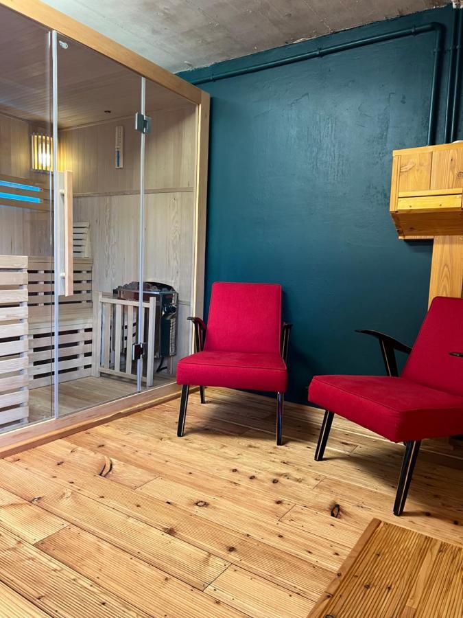 Houten Vakantiewoning "Reisnaarpolen" Royaal Ontbijt, Sauna En Hottub Czarna Gora Ngoại thất bức ảnh