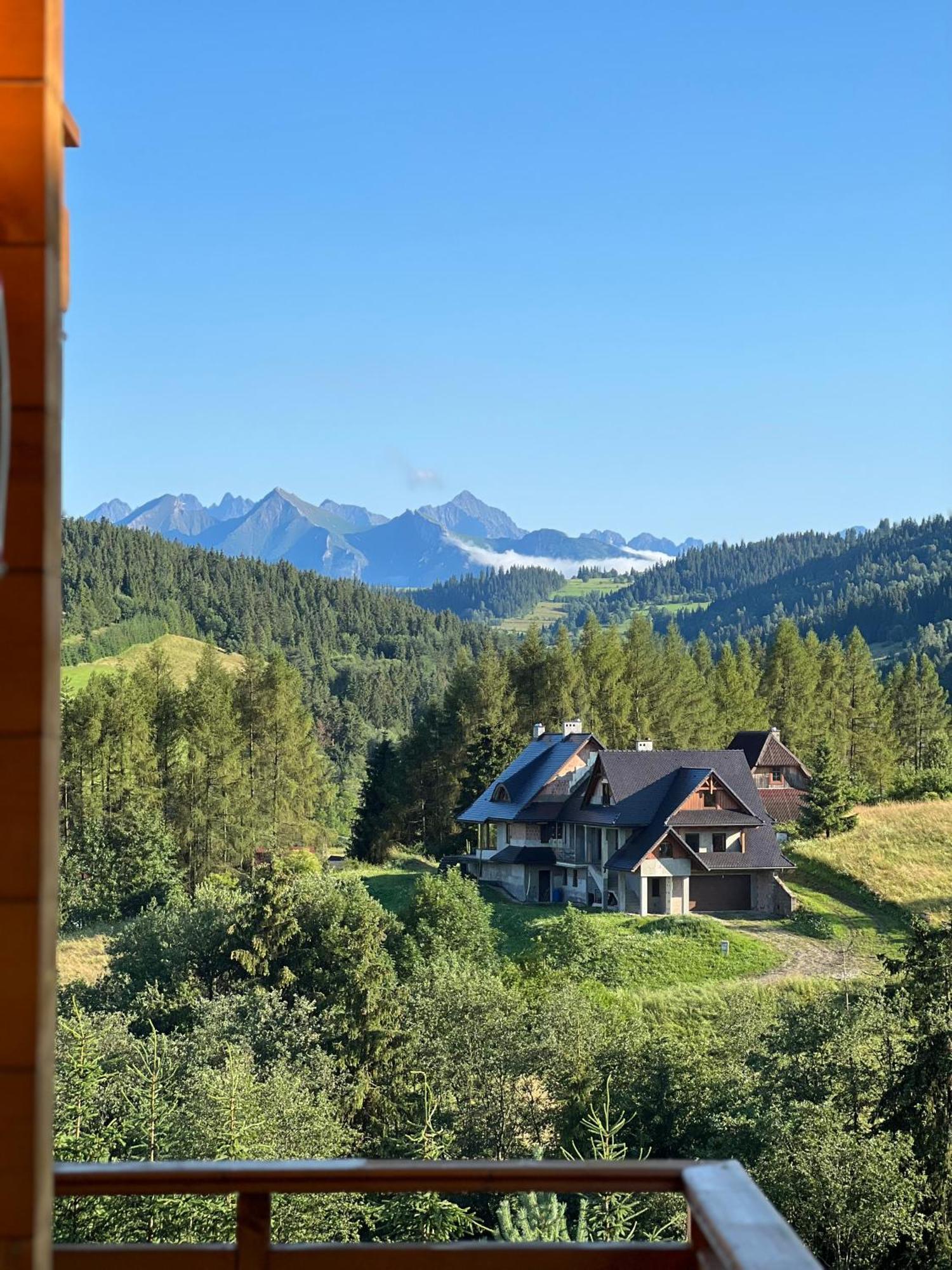 Houten Vakantiewoning "Reisnaarpolen" Royaal Ontbijt, Sauna En Hottub Czarna Gora Ngoại thất bức ảnh