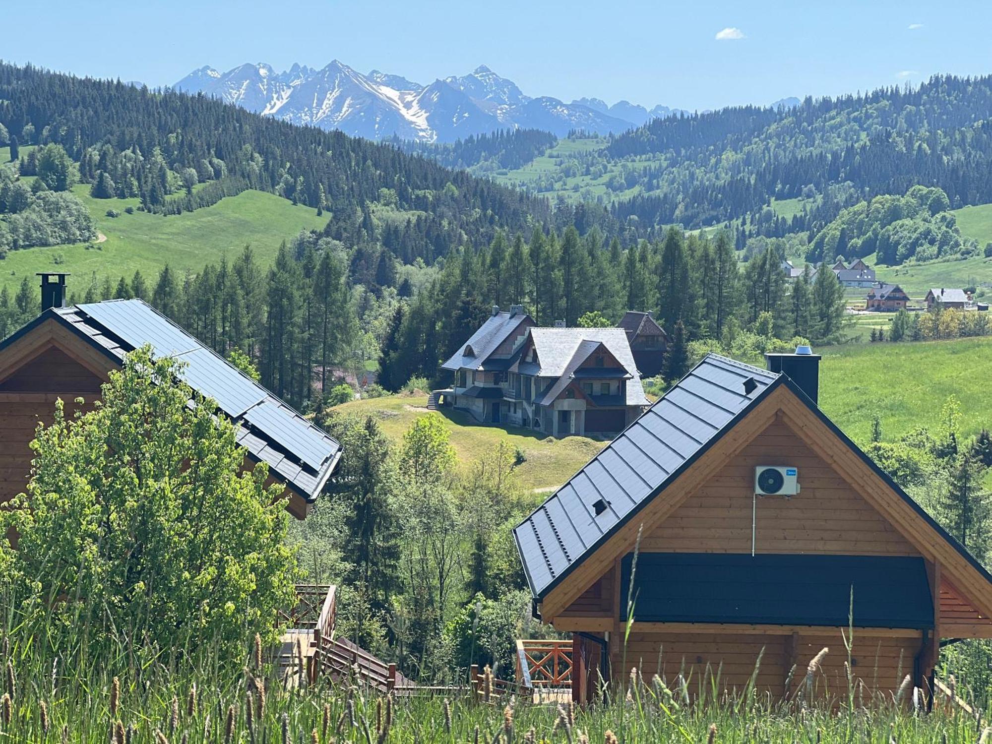 Houten Vakantiewoning "Reisnaarpolen" Royaal Ontbijt, Sauna En Hottub Czarna Gora Ngoại thất bức ảnh
