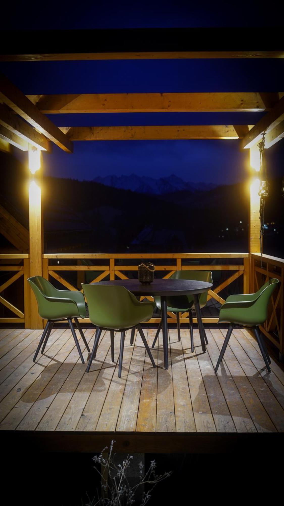 Houten Vakantiewoning "Reisnaarpolen" Royaal Ontbijt, Sauna En Hottub Czarna Gora Ngoại thất bức ảnh