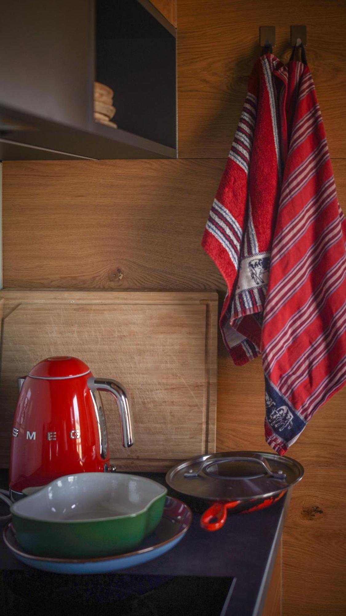 Houten Vakantiewoning "Reisnaarpolen" Royaal Ontbijt, Sauna En Hottub Czarna Gora Ngoại thất bức ảnh